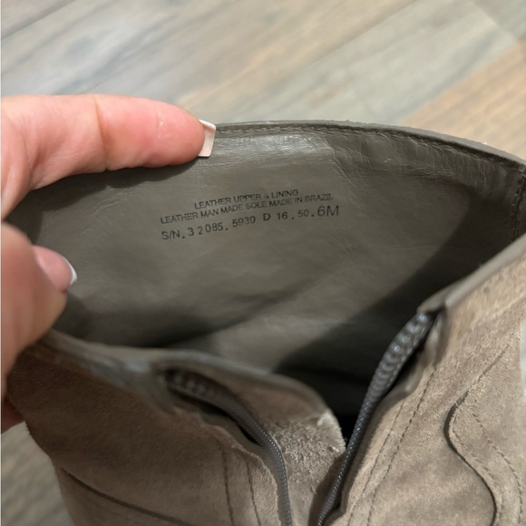 Tory Burch Eloise Flat Ankle Bootie. Size 6 - Picture 9 of 9